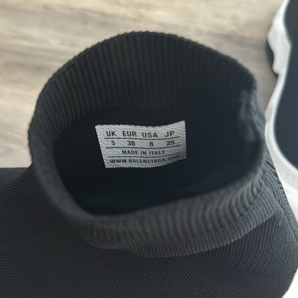 Balenciaga speed recycled knit sneaker in black and white. - Picture 6 of 6